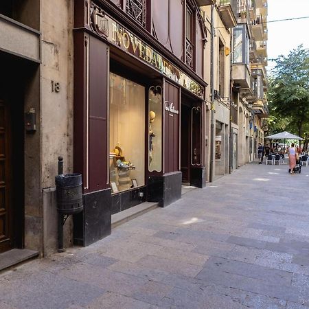 Bravissimo Les Rajoles, Unique 3-Bedroom Apartment Girona Exterior photo